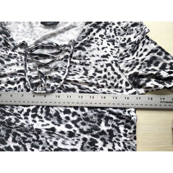 TOP/BLOUSE-BEBE-Black White Gray-Animal Print-Front Lace Up-Long Sleeves-LRG - Picture 11 of 15